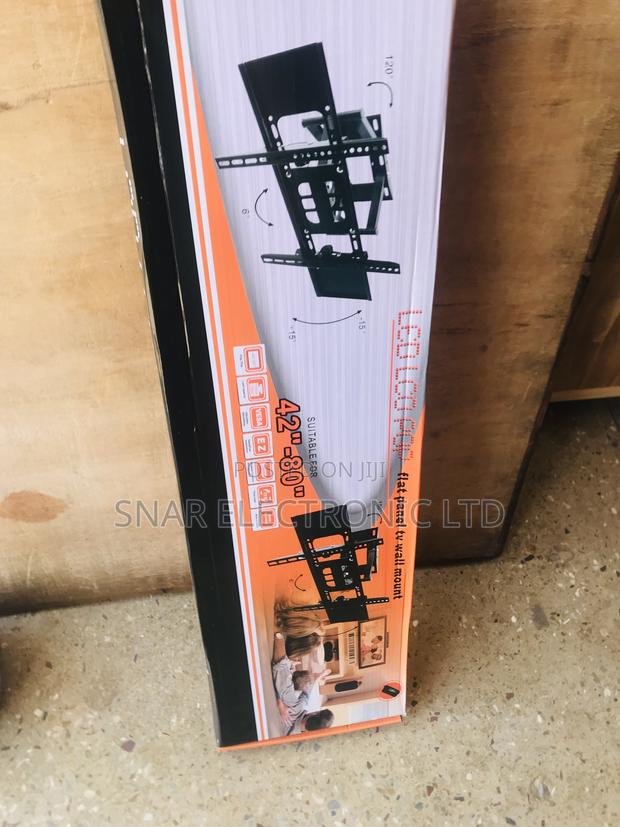 Qualified Flat-Screen Adjustable TV Wall Mount · Photo 2