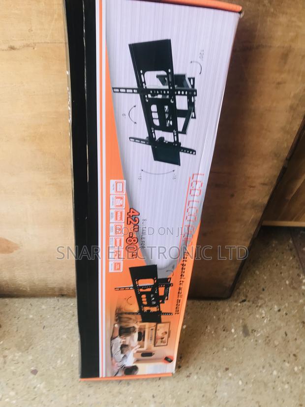 Quality Flat-Screen Adjustable TV Wall Mount · Photo 2
