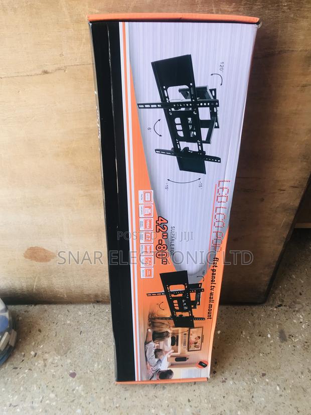 Efficient Flat-Screen Adjustable TV Wall Mount · Photo 2
