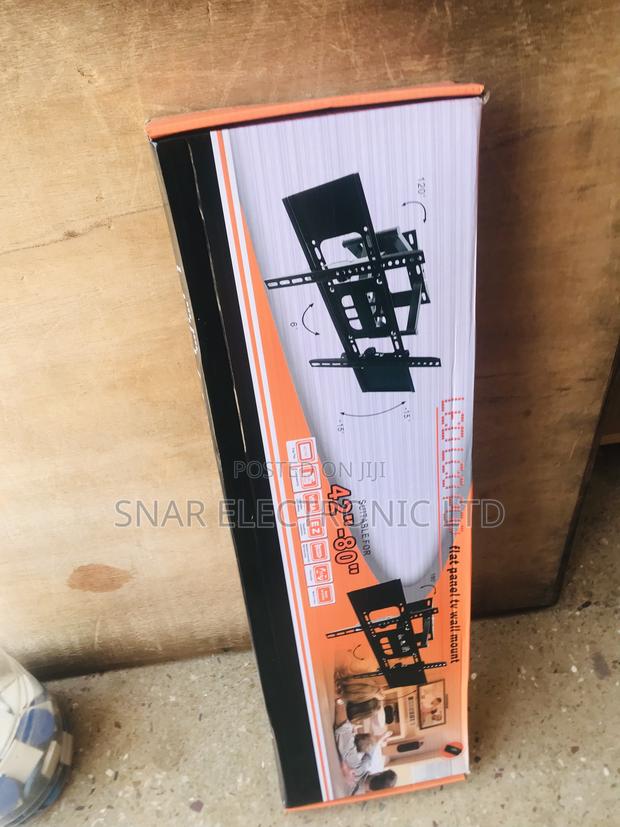 Highly Efficient Flat-Screen Adjustable TV Wall Mount · Photo 2