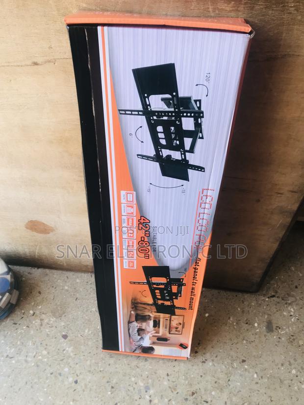 Cute Flat-Screen Adjustable TV Wall Mount · Photo 2