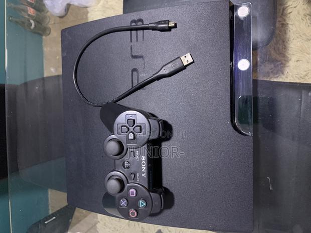 Ps3 10 Games 2 Pad and Accessories · Photo 2