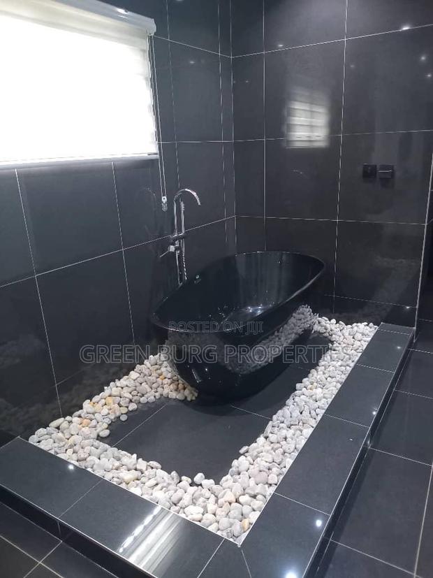 Furnished 4bdrm House in East Legon for sale photo 4