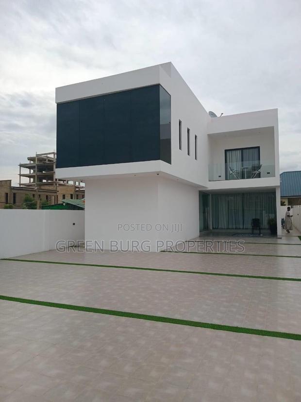 Furnished 4bdrm House in East Legon for sale photo 2