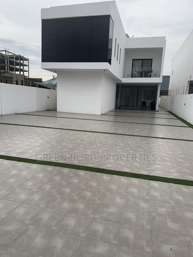 Furnished 4bdrm House in East Legon for sale photo 14