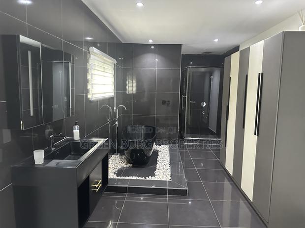 Furnished 4bdrm House in East Legon for sale photo 12