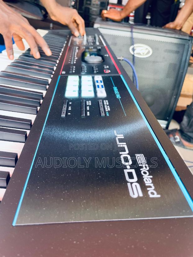 Roland Juno-Ds 61-Key Lightweight Synth-Action Keyboard · Photo 4
