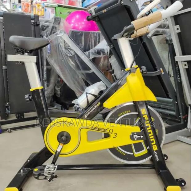 Q3 Spinning Bike (180kg) With LCD Screen · Photo 3