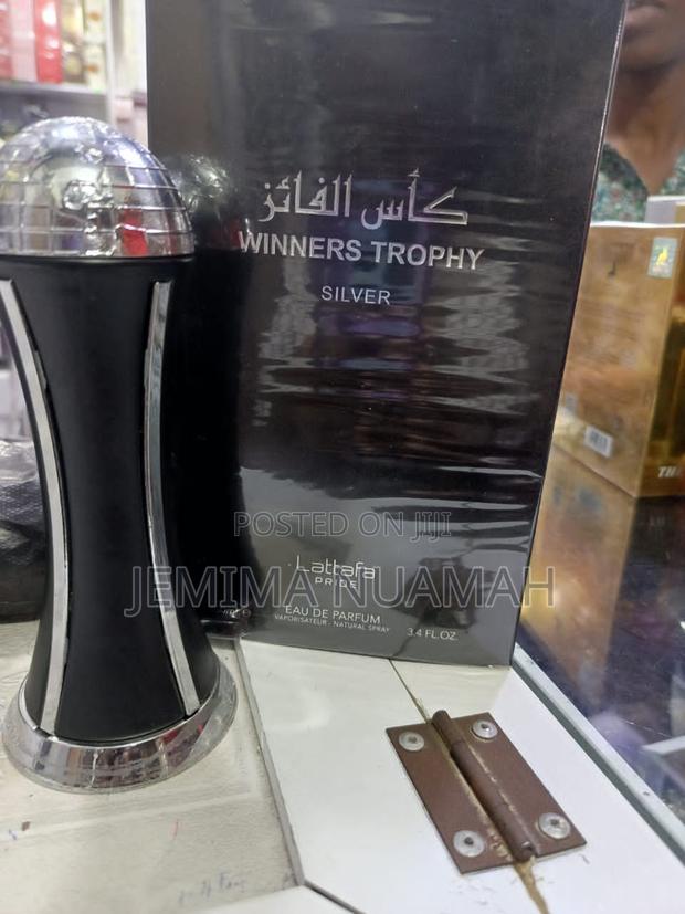 Lattafa Pride Winners Trophy Silver · Photo 2