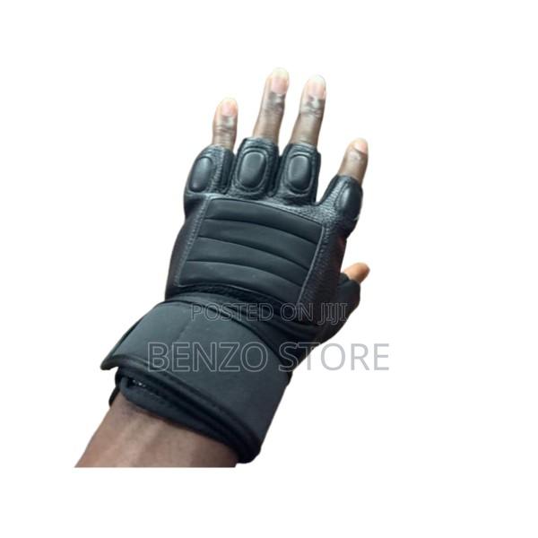 Quality Leather Hand Gloves For Gym Trainers And Riders · Photo 2