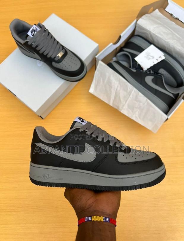 Nike Air Force 1 Black/White · Photo 3