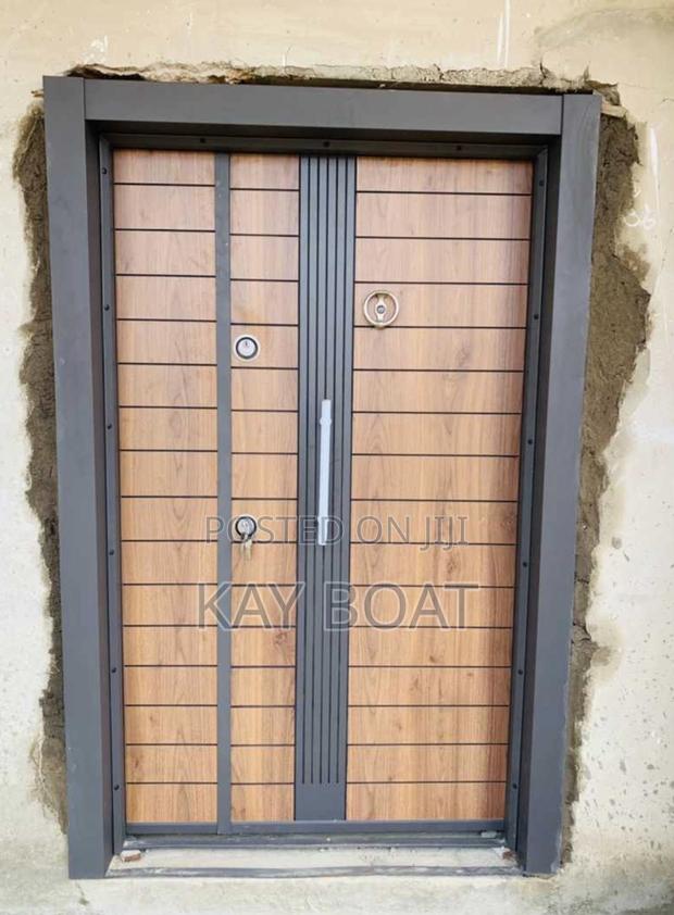 A Europen Standard Door · Photo 2