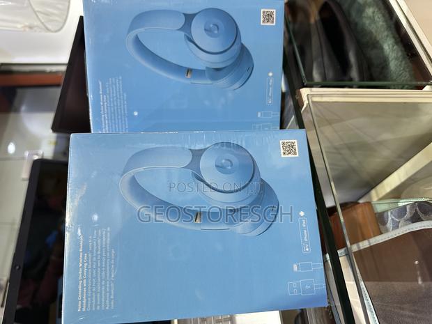 Beats - Solo Pro Wireless Noice Cancellation photo 2