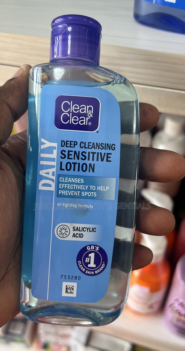 Clean And Clear Cleanser · Photo 2