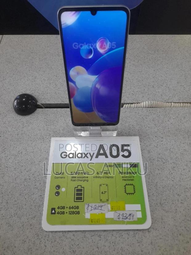 New Samsung Galaxy A05 128 GB Black photo 2