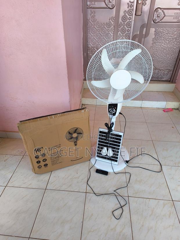 Solar Fan With Remote Control - 16 Inches · Photo 4