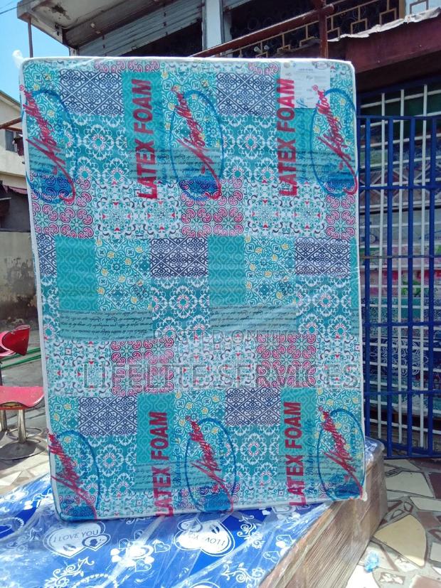 8" Highc Density Mattress > Latex Foam