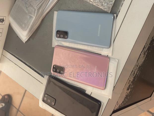 Samsung S20 Back Glass Replacement · Photo 4
