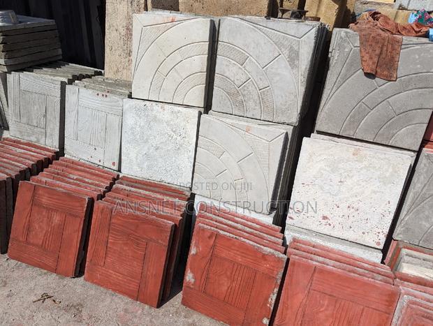 Pavement Tiles · Photo 4