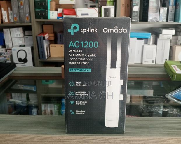 Tp-Link Omada Eap225 Outdoor Gigabit Access Point · Photo 3