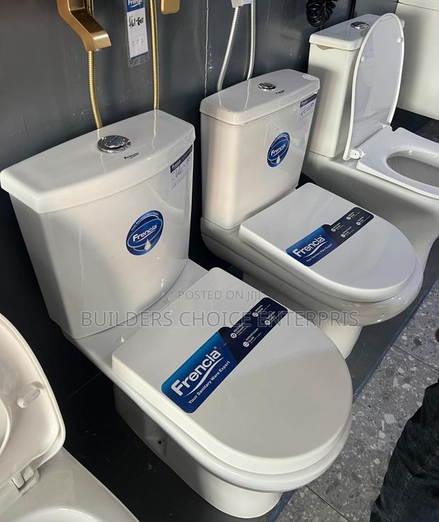 Francia Water Closet (100) · Photo 2