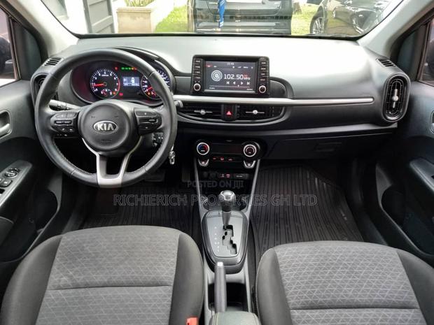 Black Kia Picanto