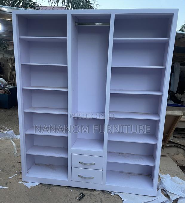 Open Wardrobe Available photo 2