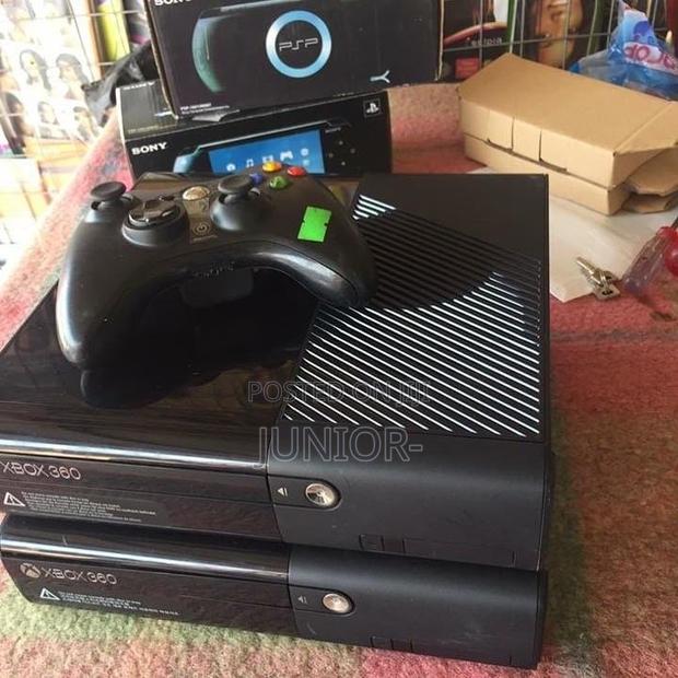 Xbox360 With 10 Games · Photo 2