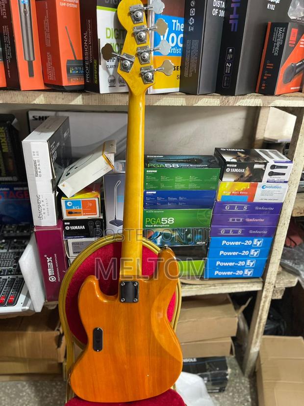 Fender Jazz Active Bass Guitar · Photo 2