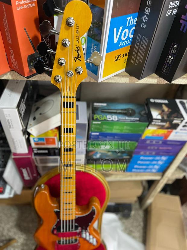 Fender Jazz Active Bass Guitar · Photo 3