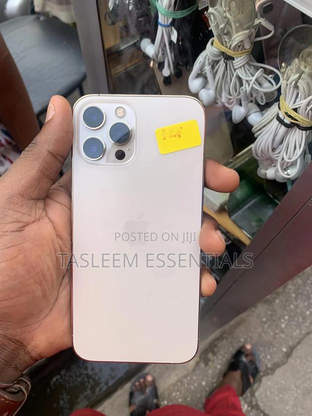 Apple iPhone 12 Pro Max 128 GB Gold photo 3