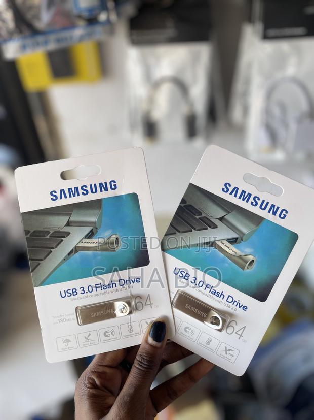 Samsung 64gb Usb 3.0 Flash Drive · Photo 1