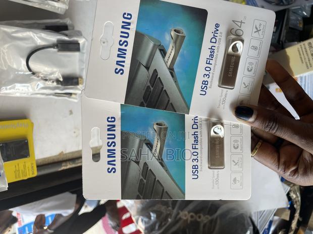 Samsung 64gb Usb 3.0 Flash Drive · Photo 2