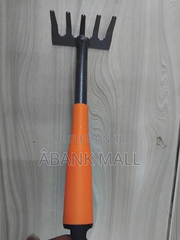 Garden Rake With Wide Handle · Photo 2
