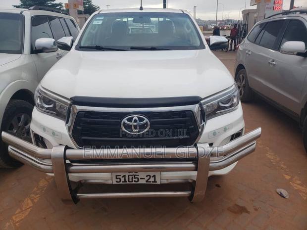 Toyota Hilux for Rent · Photo 2