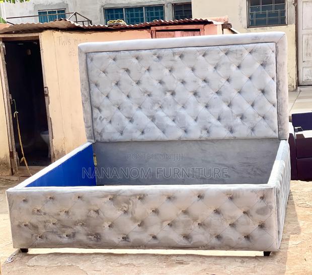 Modern Kingsize Bed Available photo 2