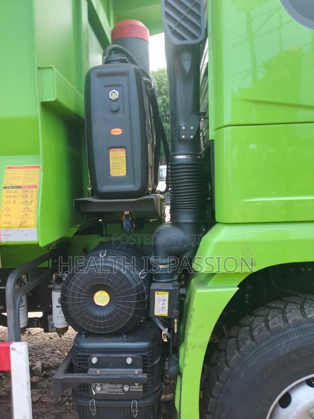 Brand New Shacman Tipper Trucks for Sale photo 4