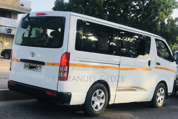 Mini Van Rental - 14 Seater Bus · Photo 2