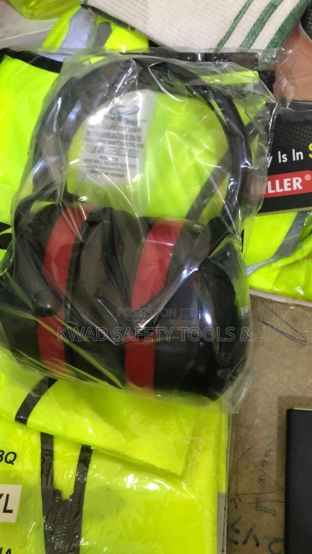 Uv Insulative Earmuff