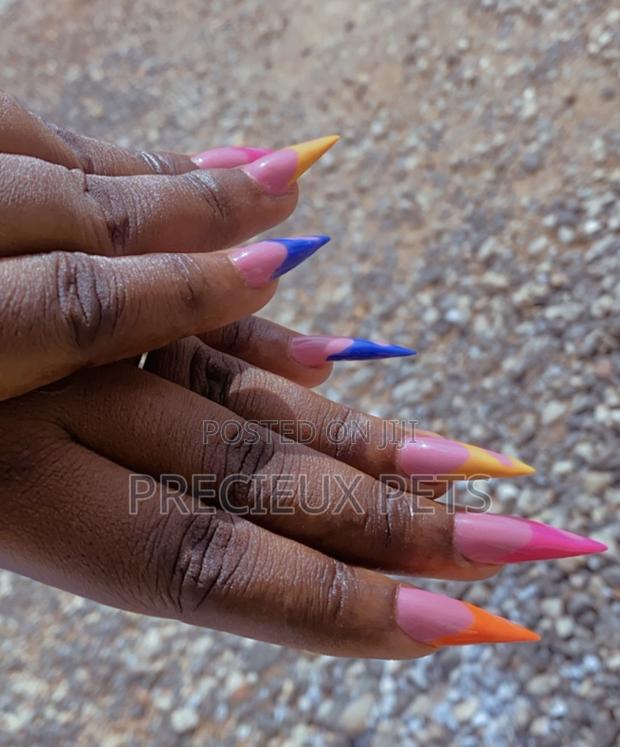 Acrylic Nails · Photo 2