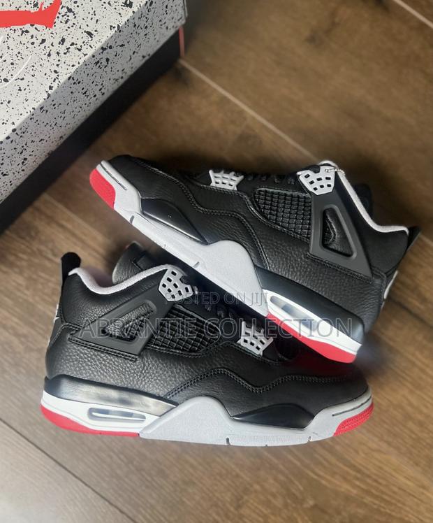 Air Jordan Retro 4 Bred Leather · Photo 3