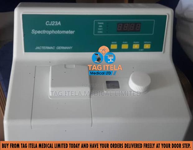 Spectrophotometer (Digital) · Photo 4