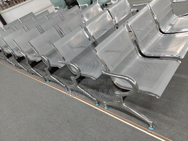 Airport Chair · Photo 3