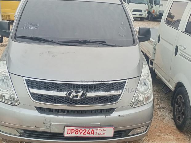 Hyundai Starex 2012 Grey