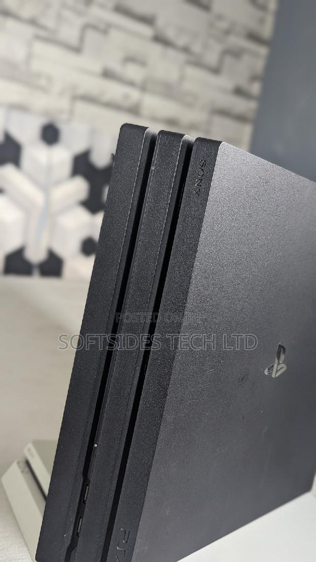 Ps4 Pro Uk Used With Controller Tested and Perfect · Photo 4