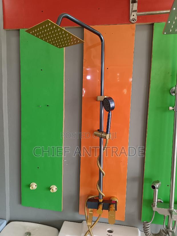 3 Flow Hot Cold Shower · Photo 2