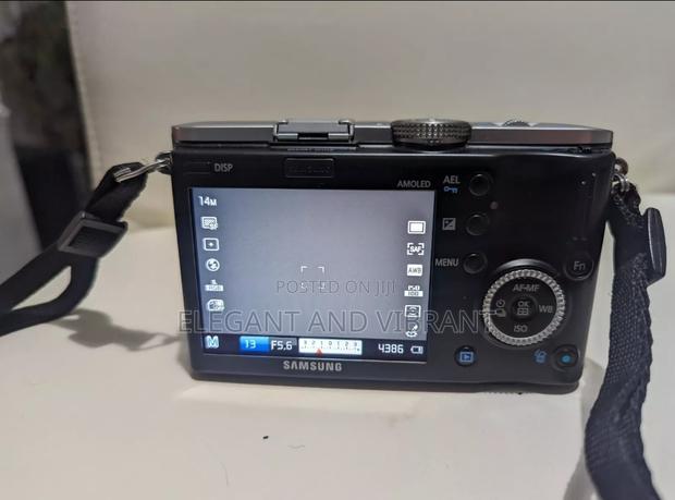 Samsung Nx100 Camera With 20-50mm Lens+ Pentacon 2.8 135mm photo 3