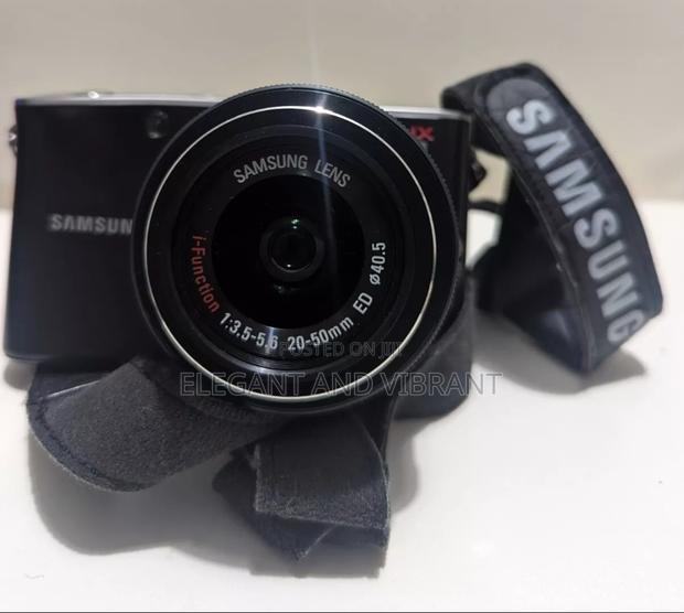 Samsung Nx100 Camera With 20-50mm Lens+ Pentacon 2.8 135mm photo 4