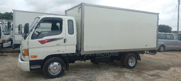 Hyundia Mighty Container photo 2