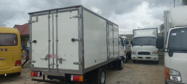Hyundia Mighty Container photo 4